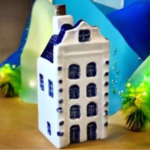 Royal Delft Canal House Decanter Handpaint Signed